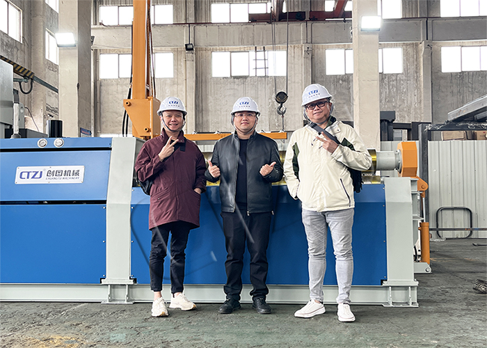 菲律宾客户莅临爱游戏官方网页版-爱游戏(中国)
考察——全自动四辊卷板机
